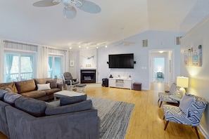 Télévision, cheminée