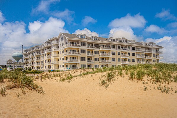 Exterior - Ocean view condo with balcony, WiFi, on-site pool/gym & easy beach access (Virginia Beach)