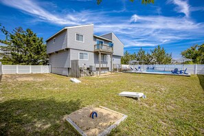 Exterior - Bright and comfortable home steps from beach w/private pool, WiFi, & central AC (Virginia Beach)