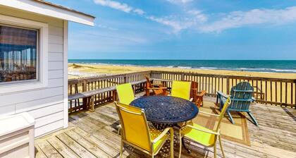 Oceanfront home w/private pool, beautiful views, WiFi, central AC, private W/D