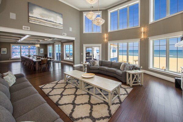 Televisión y chimenea 