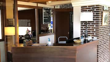 Quầy tiếp tân