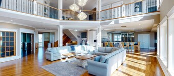 Wonderful beachfront home w/private indoor & outdoor pools, WiFi, AC, deck