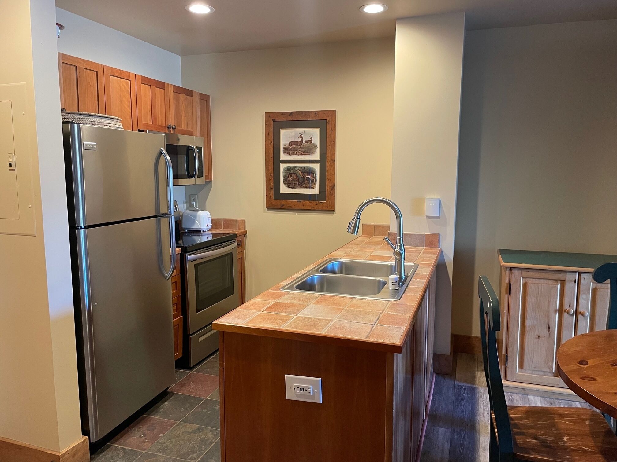 Red Hawk Lodge-1 Bedroom-Garage Parking-Next to gondola in River Run-Free Wifi