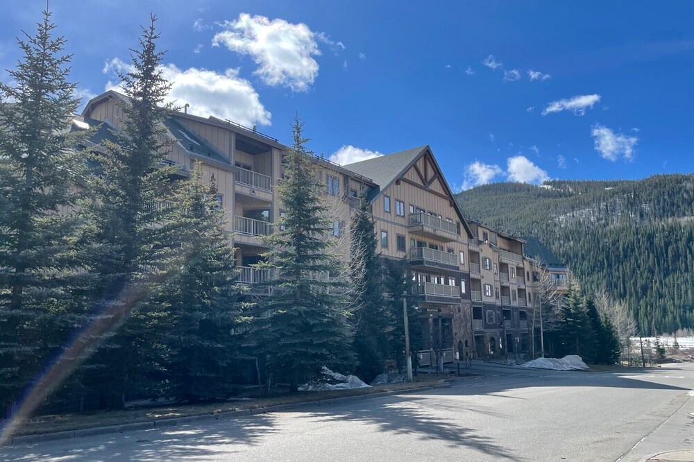 Red Hawk Lodge-1 Bedroom-Garage Parking-Next to gondola in River Run-Free Wifi