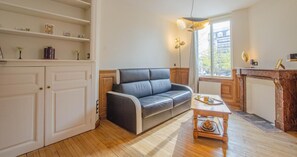 TV - Apples and Strawberries - TROYES (TROYES)