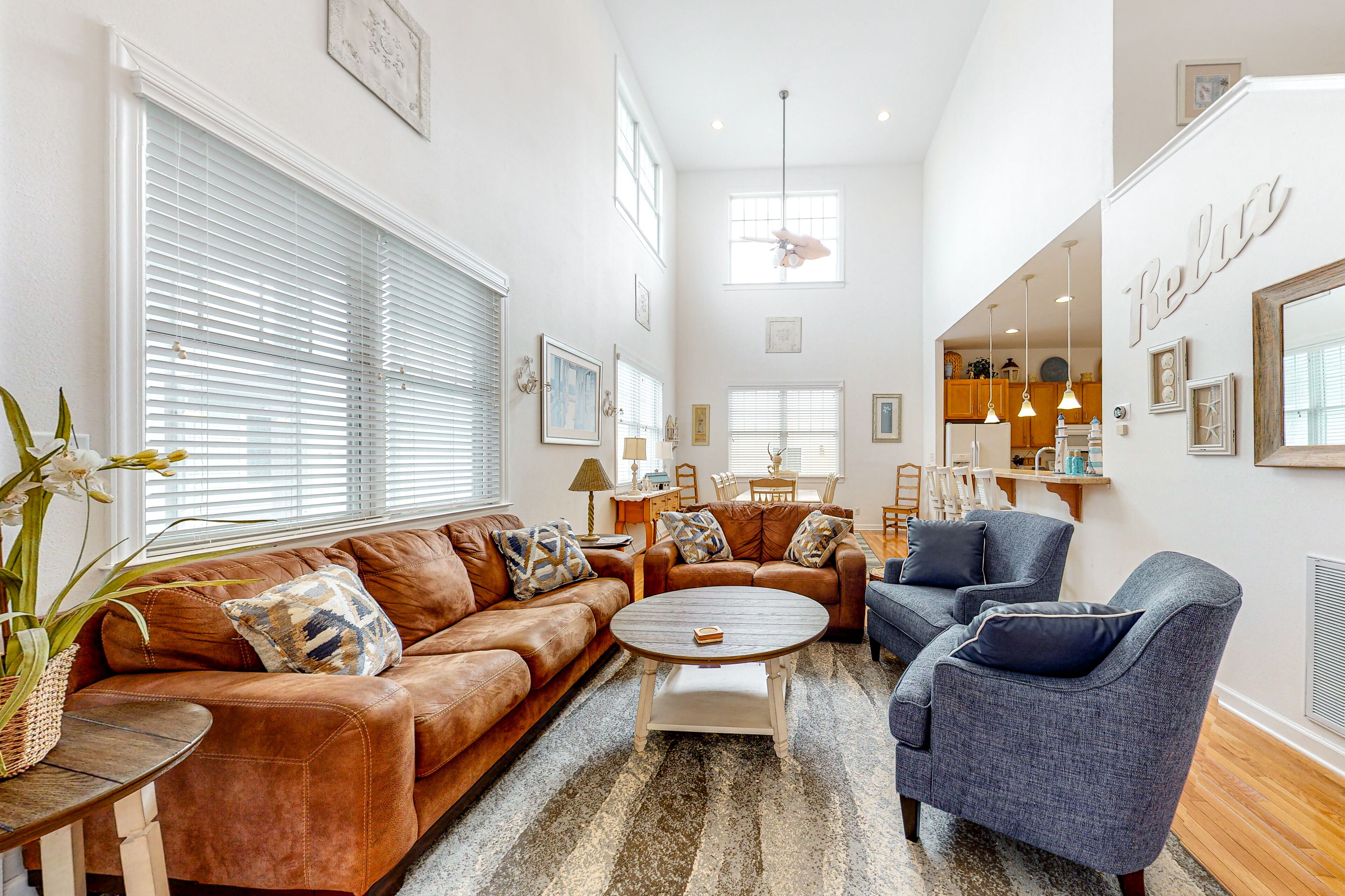 Bayside Resort Golf Club getaway with fireplace, game room, screened porch & W/D