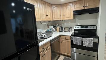 Peti sejuk, ketuhar gelombang mikro, ketuhar, dapur