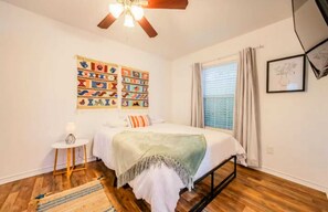 2 bedrooms, in-room safe, desk, iron/ironing board