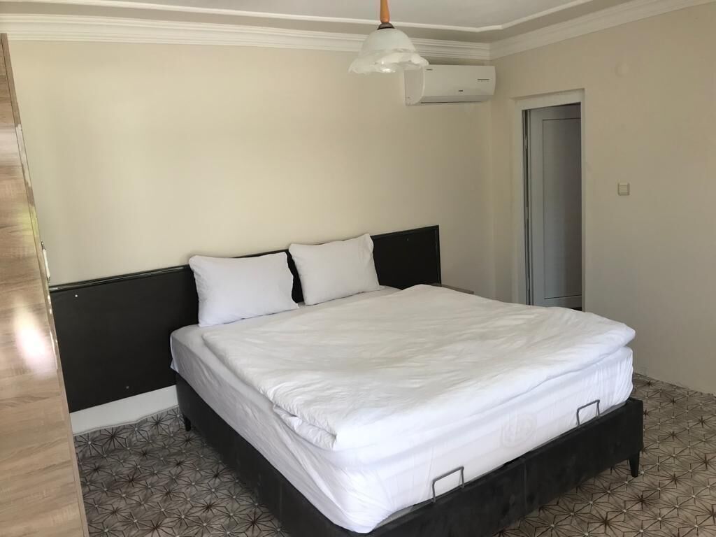 Sábanas de algodón egipcio, camas Select Comfort y escritorio 