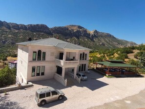 Front of property - Karadut Hotel Nemrut (Kahta)