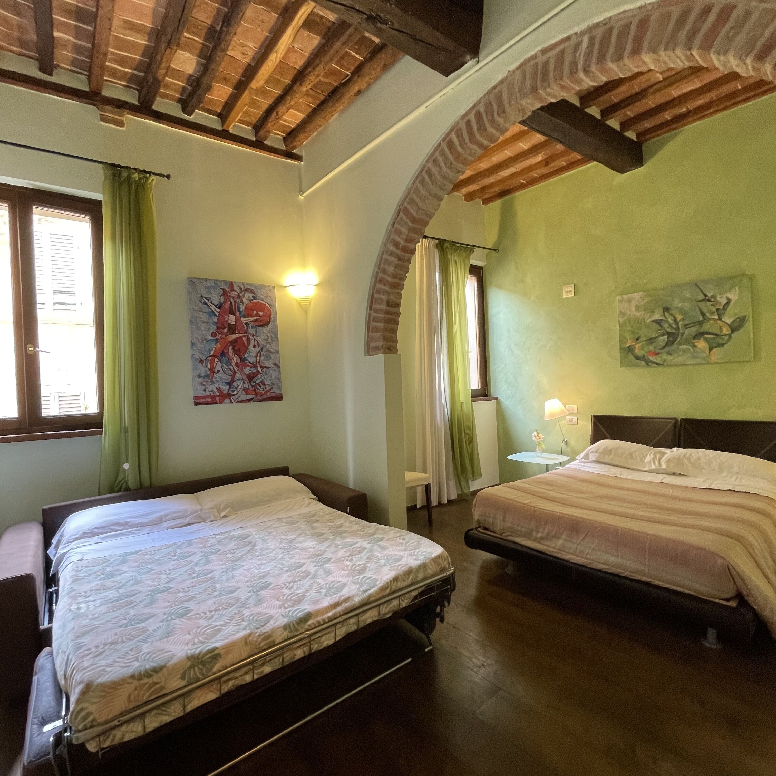 Camera Comfort | Area soggiorno | TV LED 55 pollici con canali via cavo, TV