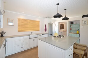 House | Private kitchen - Protea Ridge (Wolseley)