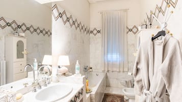 Duschwanne, Bidet
