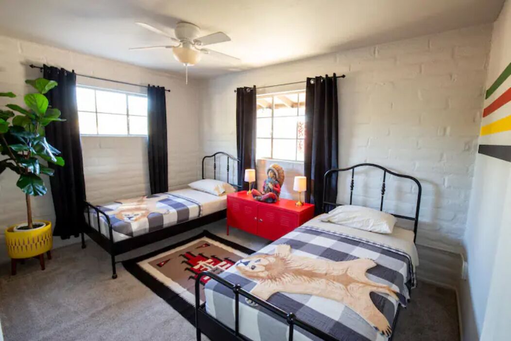 Benton Place - Stylish Desert Escape