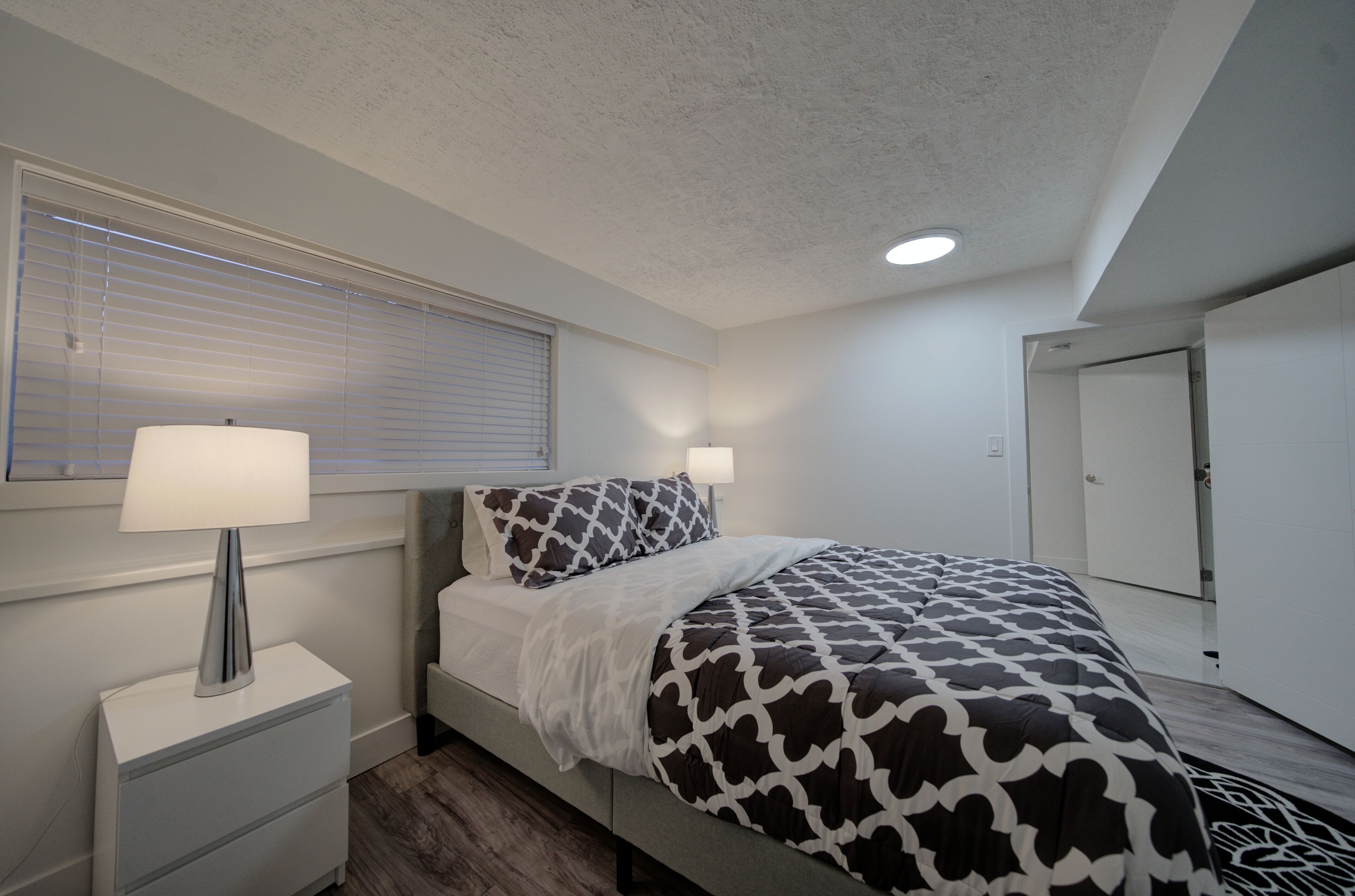 Adorable 1 bdrm + pull out sofa suite in Delta