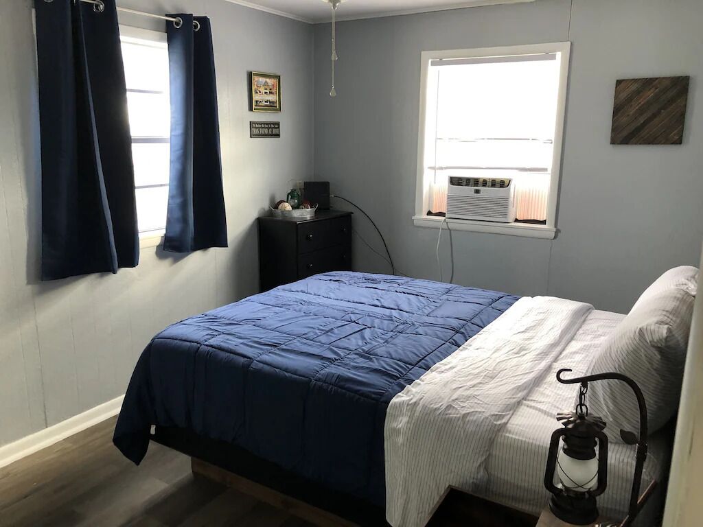 Waterfront 1 Bedroom/Cabin J/New Remodeled