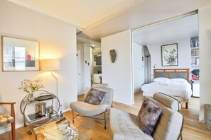 1 bedroom, desk, free WiFi, bed sheets