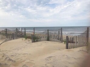 Beach nearby, sun-loungers, beach towels