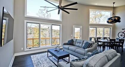 Back 40 ENTRANCE in backyard! 15 minutes to entertainment.