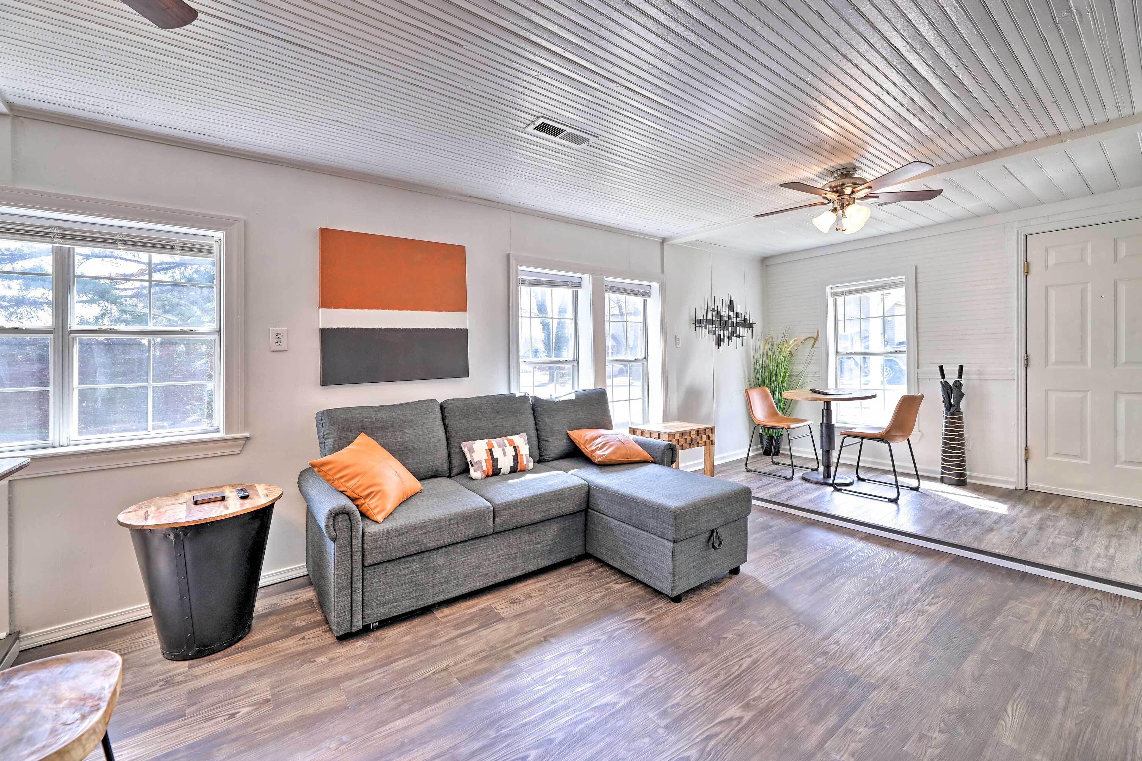 Idyllic Fayetteville Home - Walk to UA Campus!