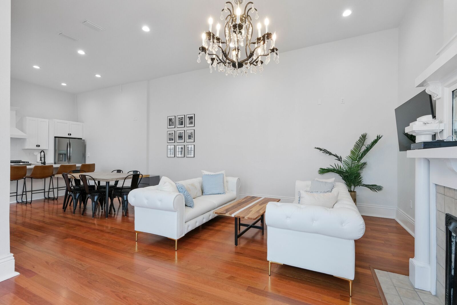 Newly Renovated Historical Mansion Off St. Charles