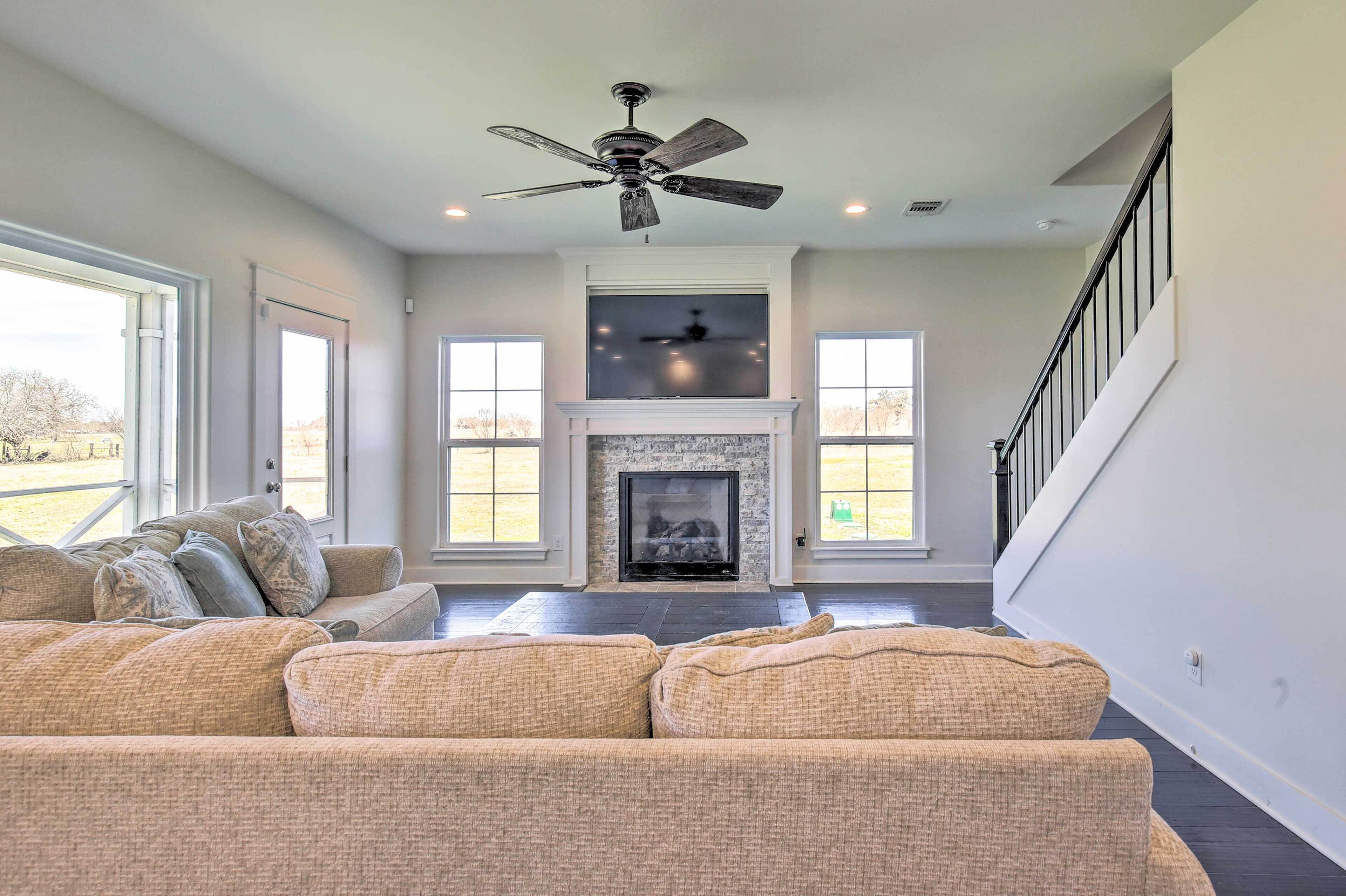 Spacious Texas Getaway w/ Fire Pit & Pond!