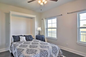 4 chambres, bureau, fer et planche à repasser, accès Internet