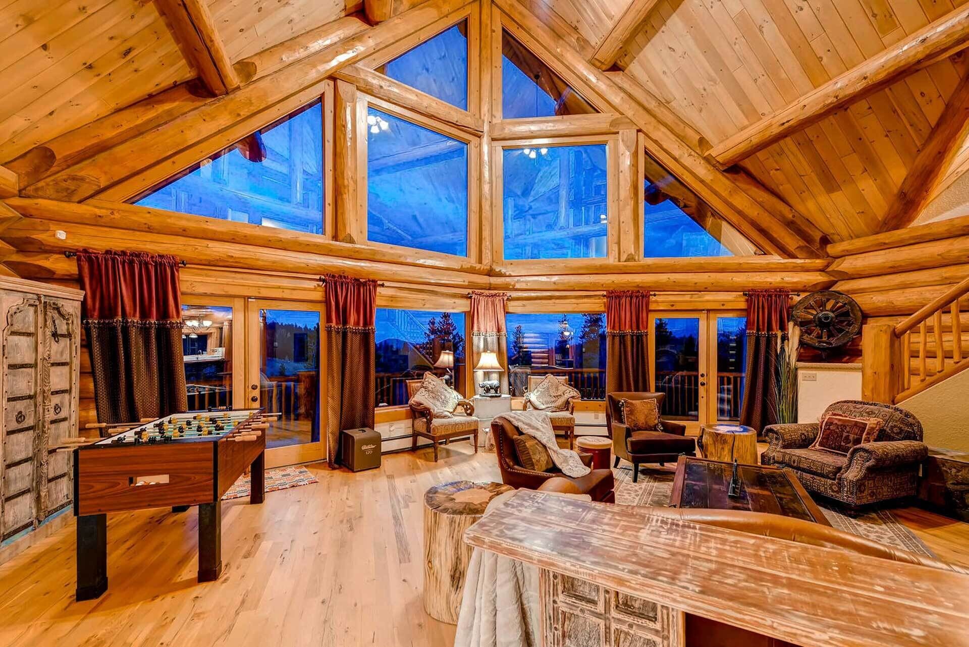 Luxury Log Black Hawk Retreat w/ Private Hot Tub!