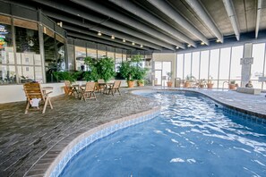 Piscina coperta, una piscina riscaldata