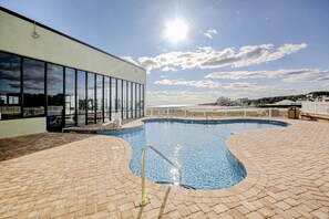 Innenpool, beheizter Pool