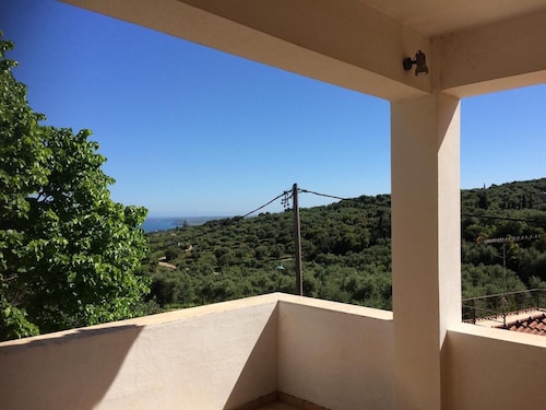 Beautiful Greek Villa  - 5 minutes from the beach!