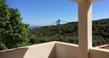 Beautiful Greek Villa - 5 minutes from the beach!