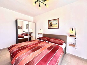 1 bedroom, iron/ironing board, internet