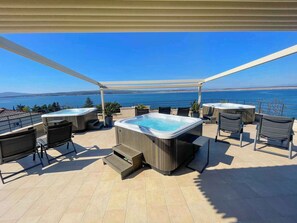 Terrace/patio - Studio with sea view and whirlpool (Dramalj)