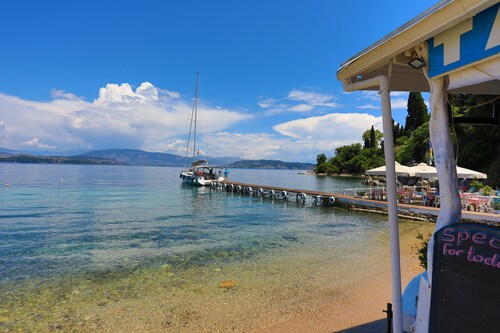 Eros Sea View: Brand new! Comfortable apartment, above Agni