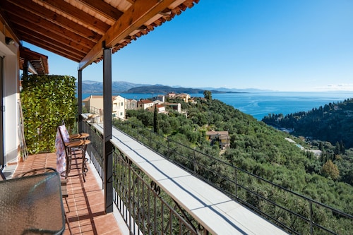 Kati Sea View: Brand New! Amazing views, WiFi, Aircon