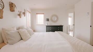 5 bedrooms, iron/ironing board, travel crib, free WiFi