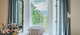 Stunning Mtn View! 5BD! 6 min to Ski + VIP Parking