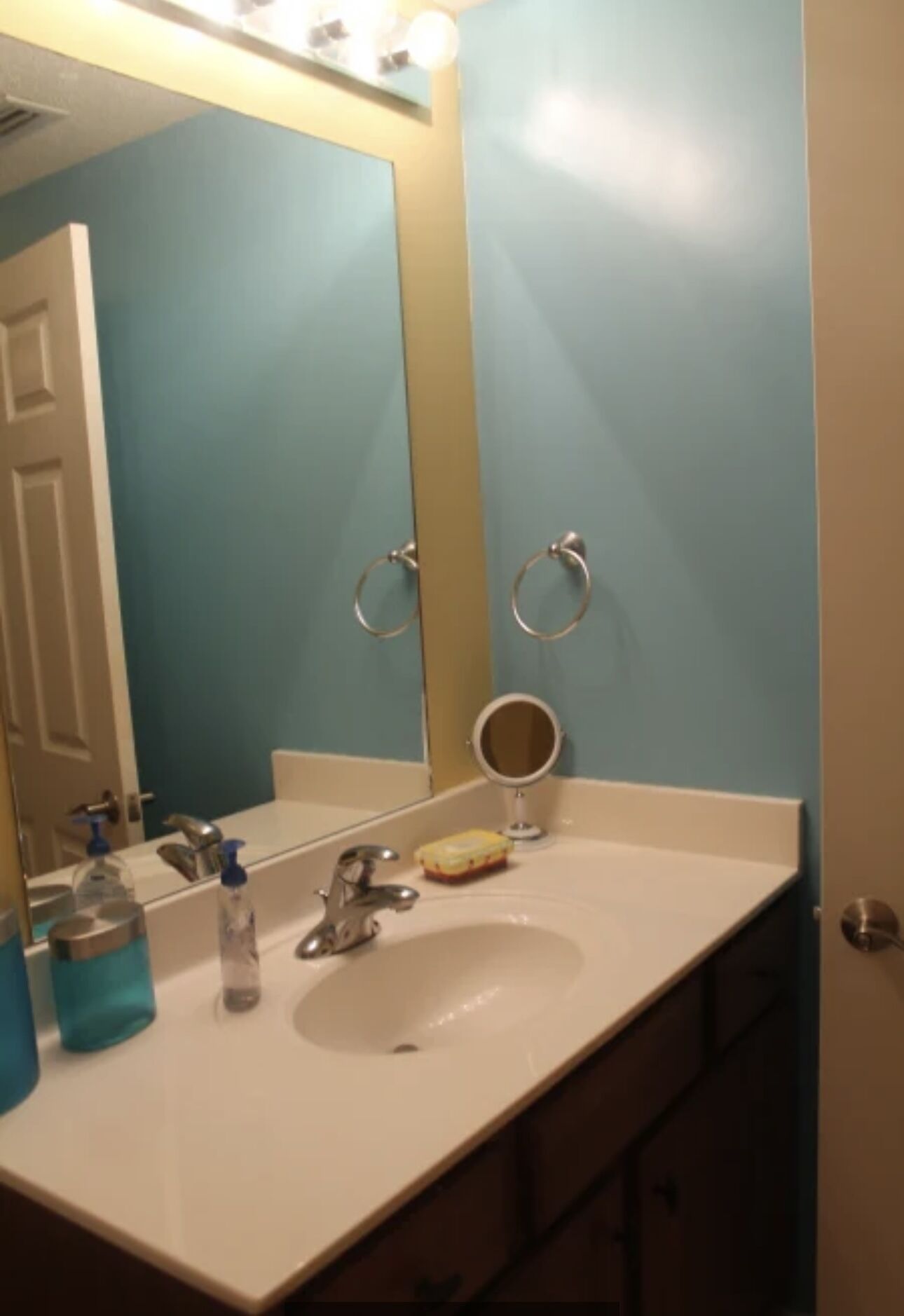 **PENTHOUSE UNIT**BEACH CHAIRS INCLUDED**GULF FRONT