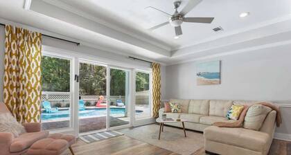 Luxury Bayou Experience with Pool and Outdoor Kitchen