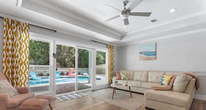 Luxury Bayou Experience - secluded pool in Ocean Springs!