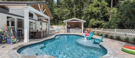 Outdoor pool, a heated pool