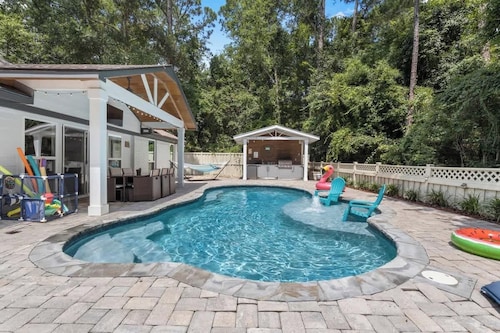 Luxury Bayou Experience with Pool and Outdoor Kitchen
