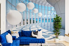 المنشأة من الداخل