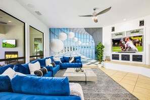 TV, fireplace - 1/3 Acre ABSOLUT MONTAGE 6BR/4BA |Game-Room|Golf|BocceBall (Indio)