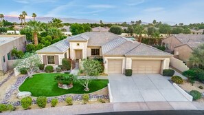 Exterior - 1/3 Acre ABSOLUT MONTAGE 6BR/4BA |Game-Room|Golf|BocceBall (Indio)