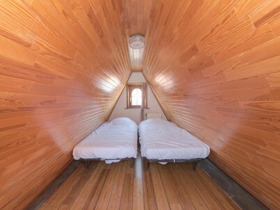 Lovely apartment in villa for 6 guests with WIFI, TV, balcony and pets allowed