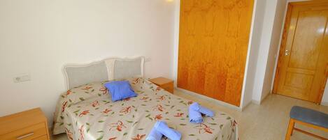 3 Schlafzimmer, Reisekinderbett, kostenloses WLAN