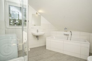 Shower, towels